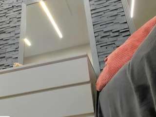 reina-cummingss Lovense live webcam