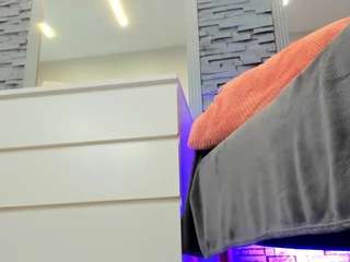 reina-cummingss live cam profile