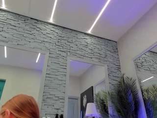 reina-cummingss's live room