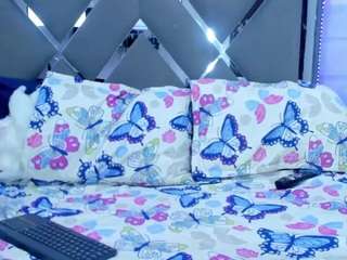 valentina-sex18 Live Webcam on CamSoda