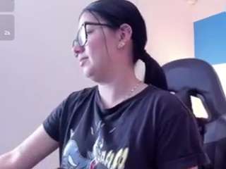  nia-may chat room