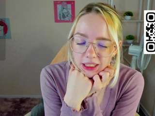 rocket-bunnyy Live Webcam on CamSoda