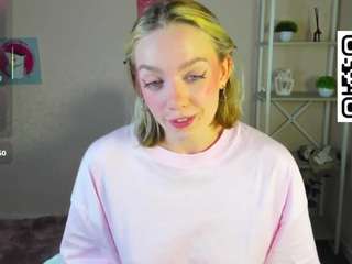 rocket-bunnyy Live Webcam on CamSoda
