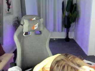 rocket-bunnyy's CamSoda show and profile