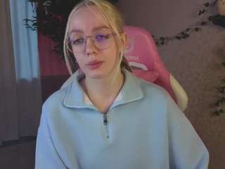 rocket-bunnyy's CamSoda show and profile