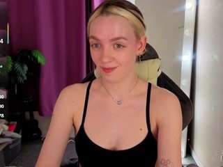 rocket-bunnyy Live Webcam on CamSoda