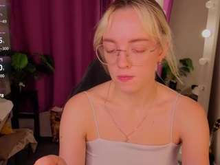 rocket-bunnyy live webcam show