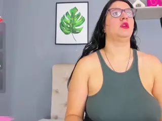 Soe-Laraa's Live Sex Cam Show