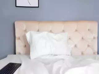 Soe-Laraa's Live Sex Cam Show