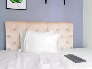 Soe-Laraa's Live Sex Cam Show