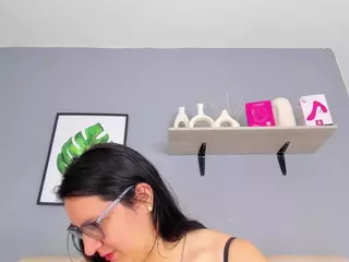 Soe-Laraa's Live Sex Cam Show