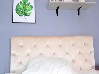 Soe-Laraa's Live Sex Cam Show