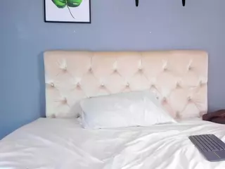 Soe-Laraa's Live Sex Cam Show