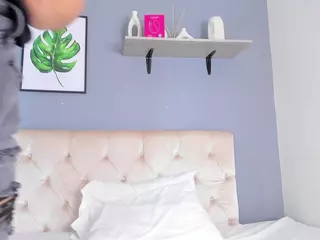 Soe-Laraa's Live Sex Cam Show