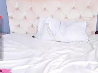 Soe-Laraa's Live Sex Cam Show