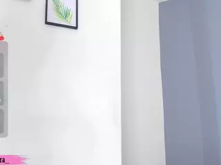 Soe-Laraa's Live Sex Cam Show