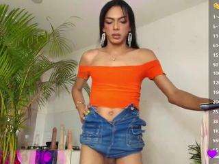 trans-hotkissex Live Webcam on CamSoda