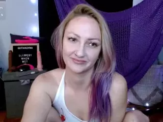 guitarchikk's Live Sex Cam Show