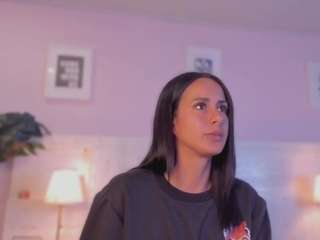 loreein webcam model