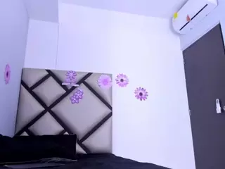 Roxiannys-nieves's Live Sex Cam Show