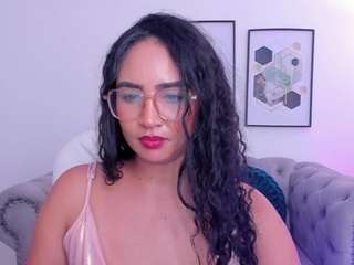 sharon-breezee's CamSoda show and profile