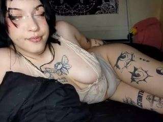 zaraanness Live Webcam on CamSoda
