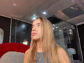 Zhaavia's Live Sex Cam Show