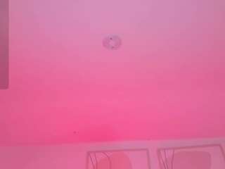 le modèle elizabethbennetx est en webcam porno dans un show sur le site camsoda, il possède les tags suivants: ahegao,black hair,blowjob,creampie,dildo or vibrator,drinking,fingering,gray eyes,lovense,no smoking,toys,big tits,curvy