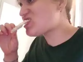 EllyG3's Live Sex Cam Show