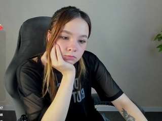 lori-blossom Nails live webcam