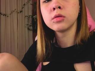 lori-blossom Live Webcam on CamSoda