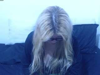 dulce-bella17 live cam preview