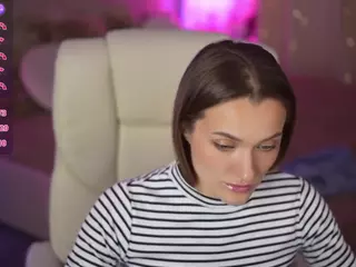 EmmySkyy's Live Sex Cam Show