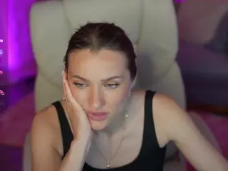 EmmySkyy's Live Sex Cam Show