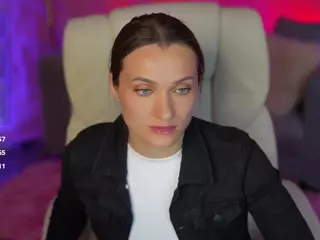 EmmySkyy's Live Sex Cam Show