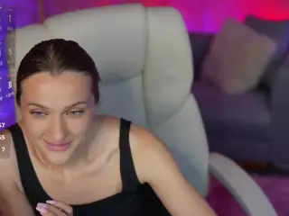 EmmySkyy's Live Sex Cam Show