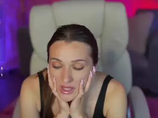 EmmySkyy's Live Sex Cam Show