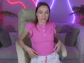 EmmySkyy's Live Sex Cam Show