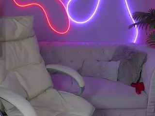 EmmySkyy's Live Sex Cam Show
