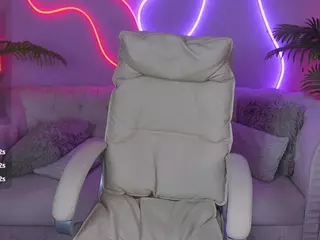 EmmySkyy's Live Sex Cam Show