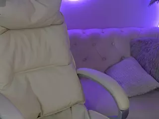 EmmySkyy's Live Sex Cam Show