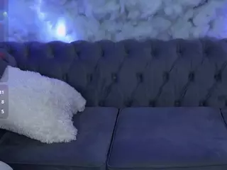 EmmySkyy's Live Sex Cam Show