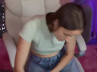 EmmySkyy's Live Sex Cam Show