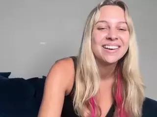 tiffstreatsxoxo's Live Sex Cam Show
