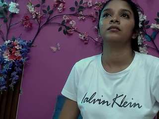 skinnybarbie022 Live Webcam on CamSoda