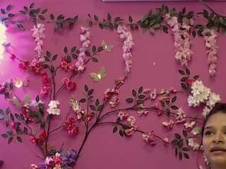 skinnybarbie022 webcam