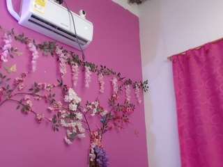 skinnybarbie022 webcam