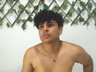 zachfox018 Live Webcam on CamSoda