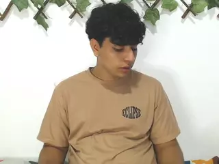 zachfox018's Live Sex Cam Show