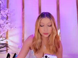 camillemilano's Live Sex Cam Show